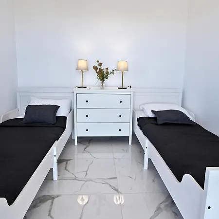 Villa Almar Adámasz