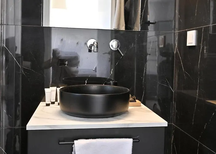 Almar Adamantas (Milos)